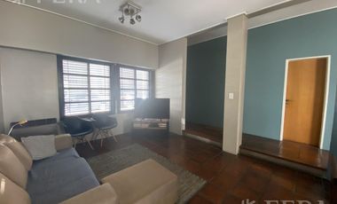 Venta casa 5 ambientes con cochera en Wilde
