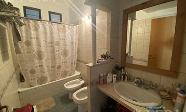 Venta casa 5 ambientes con cochera en Wilde