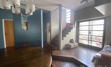 Venta casa 5 ambientes con cochera en Wilde