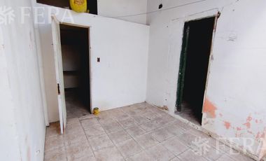 Venta casa 3 ambientes con cochera en Sarandi