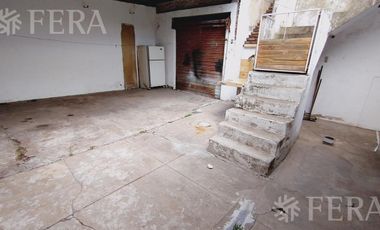 Venta casa 3 ambientes con cochera en Sarandi