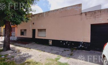 Venta casa 3 ambientes con cochera en Sarandi