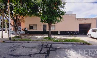 Venta casa 3 ambientes con cochera en Sarandi