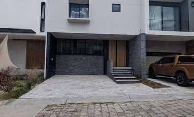 CASA EN VENTA EN COTO ARGENTA ZAPOPAN