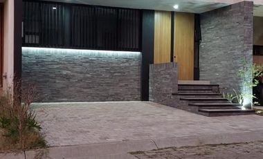 CASA EN VENTA EN COTO ARGENTA ZAPOPAN