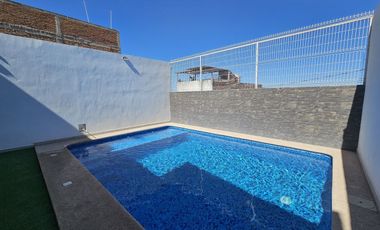 Bonita Casa / Terraza con Alberca