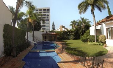 Casa de Lujo Alberca una Sola Planta  Colinas