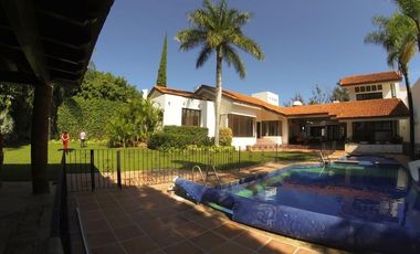 Casa de Lujo Alberca una Sola Planta  Colinas