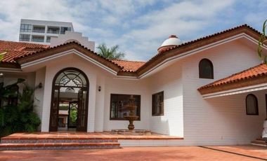 Casa de Lujo Alberca una Sola Planta  Colinas