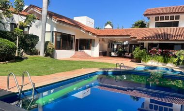 Casa de Lujo Alberca una Sola Planta  Colinas