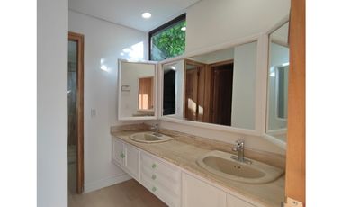 8009995 Arriendo Apartamento en el Poblado Loma del Campestre