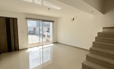 CASA EN VENTA EN FRACCIONAMIENTO PUNTA DIAMANTE