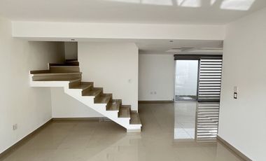 CASA EN VENTA EN FRACCIONAMIENTO PUNTA DIAMANTE