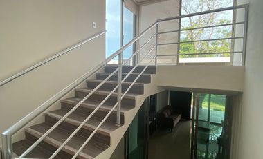 CASA LUJOSA EN RENTA DE 3 RECÁMARAS. CARMEN.CAMPECHE.