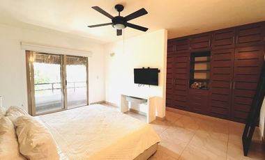 Penthouse caribeño con azotea privada en venta en Aldea Zamá