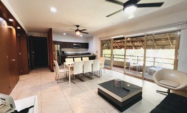 Penthouse caribeño con azotea privada en venta en Aldea Zamá