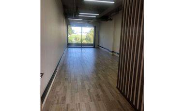 Se Arrienda Oficina en Le Mont - Av las palmas