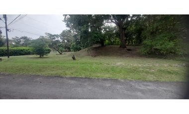 TERRENO DE ESQUINA / SAN CARLOS / COSTA ESMERALDA / 1000m2