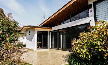 Local Comercial en Arriendo en Las Hualtatas / Gerónimo de Alderete