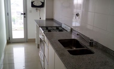 EXCELENTE DEPARTAMENTO DE 2 AMB. CON COCHERA CUBIERTA, EDIFICIO SYRAH. AV. CENTENARIO 2360 SAN ISIDRO BECCAR.