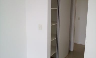 EXCELENTE DEPARTAMENTO DE 2 AMB. CON COCHERA CUBIERTA, EDIFICIO SYRAH. AV. CENTENARIO 2360 SAN ISIDRO BECCAR.