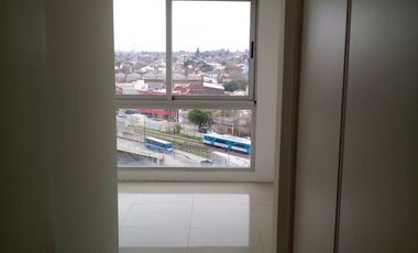 EXCELENTE DEPARTAMENTO DE 2 AMB. CON COCHERA CUBIERTA, EDIFICIO SYRAH. AV. CENTENARIO 2360 SAN ISIDRO BECCAR.