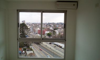 EXCELENTE DEPARTAMENTO DE 2 AMB. CON COCHERA CUBIERTA, EDIFICIO SYRAH. AV. CENTENARIO 2360 SAN ISIDRO BECCAR.