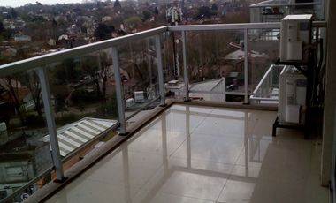 EXCELENTE DEPARTAMENTO DE 2 AMB. CON COCHERA CUBIERTA, EDIFICIO SYRAH. AV. CENTENARIO 2360 SAN ISIDRO BECCAR.