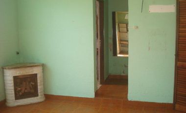 Carlos Calvo 2800, Remedios de Escalada ¡Casa 3 ambientes en Venta!