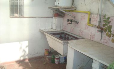 Carlos Calvo 2800, Remedios de Escalada ¡Casa 3 ambientes en Venta!