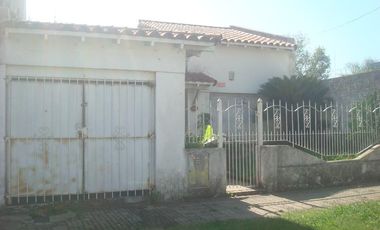 Carlos Calvo 2800, Remedios de Escalada ¡Casa 3 ambientes en Venta!