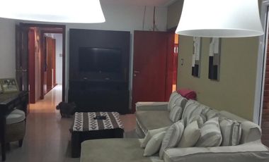 HERMOSO CHALET. Bº LOS CEDROS