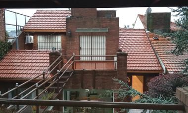 HERMOSO CHALET. Bº LOS CEDROS