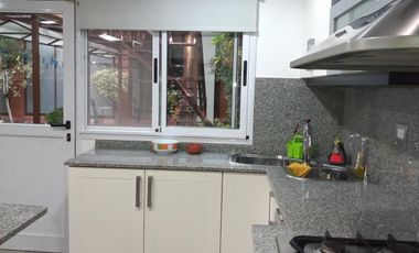 HERMOSO CHALET. Bº LOS CEDROS