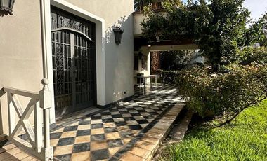 Casa en frente a casa de gobierno