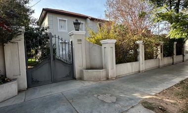 Casa en frente a casa de gobierno