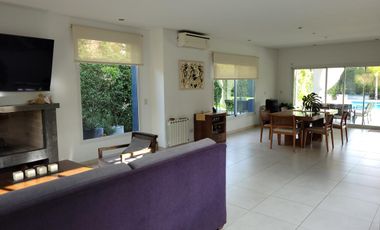 San Agustín -  impecable casa de 5 ambientes con pileta