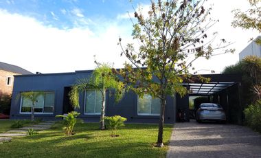 San Agustín -  impecable casa de 5 ambientes con pileta
