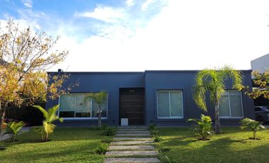 San Agustín -  impecable casa de 5 ambientes con pileta