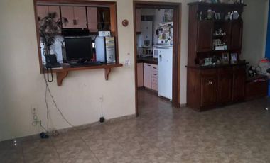 Se vende departamento con cochera