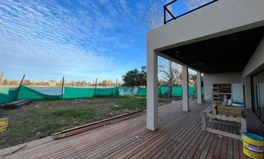 Casa en venta Delta Tigre