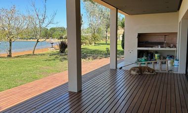 Casa en venta Delta Tigre