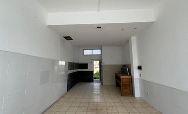 Propiedad con Local comercial y fondo a la venta en Avellaneda