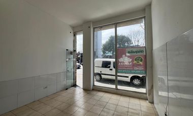Propiedad con Local comercial y fondo a la venta en Avellaneda