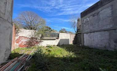 Propiedad con Local comercial y fondo a la venta en Avellaneda