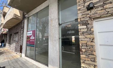 Propiedad con Local comercial y fondo a la venta en Avellaneda