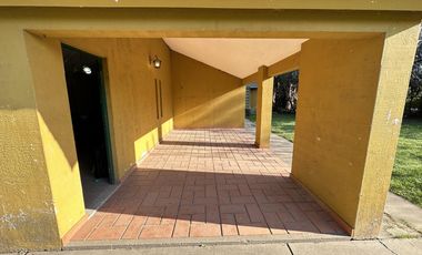 Gran terreno con casa y piscina en Pueblo Esther