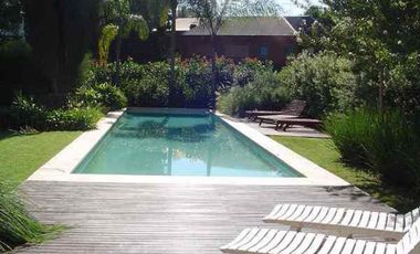 Espectacular Casa - 5 dormitorios - Parque y pileta - Barrio Cerrado Horqueta Chica