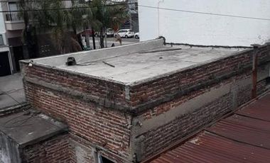 CASA A RECICLAR VENTA 3 AMBIENTES CORONEL SAYOS 1308 (LANUS)