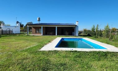 Casa en venta - 3 Dormitorios 1 Baño - 1118Mts2 - Florencio Varela